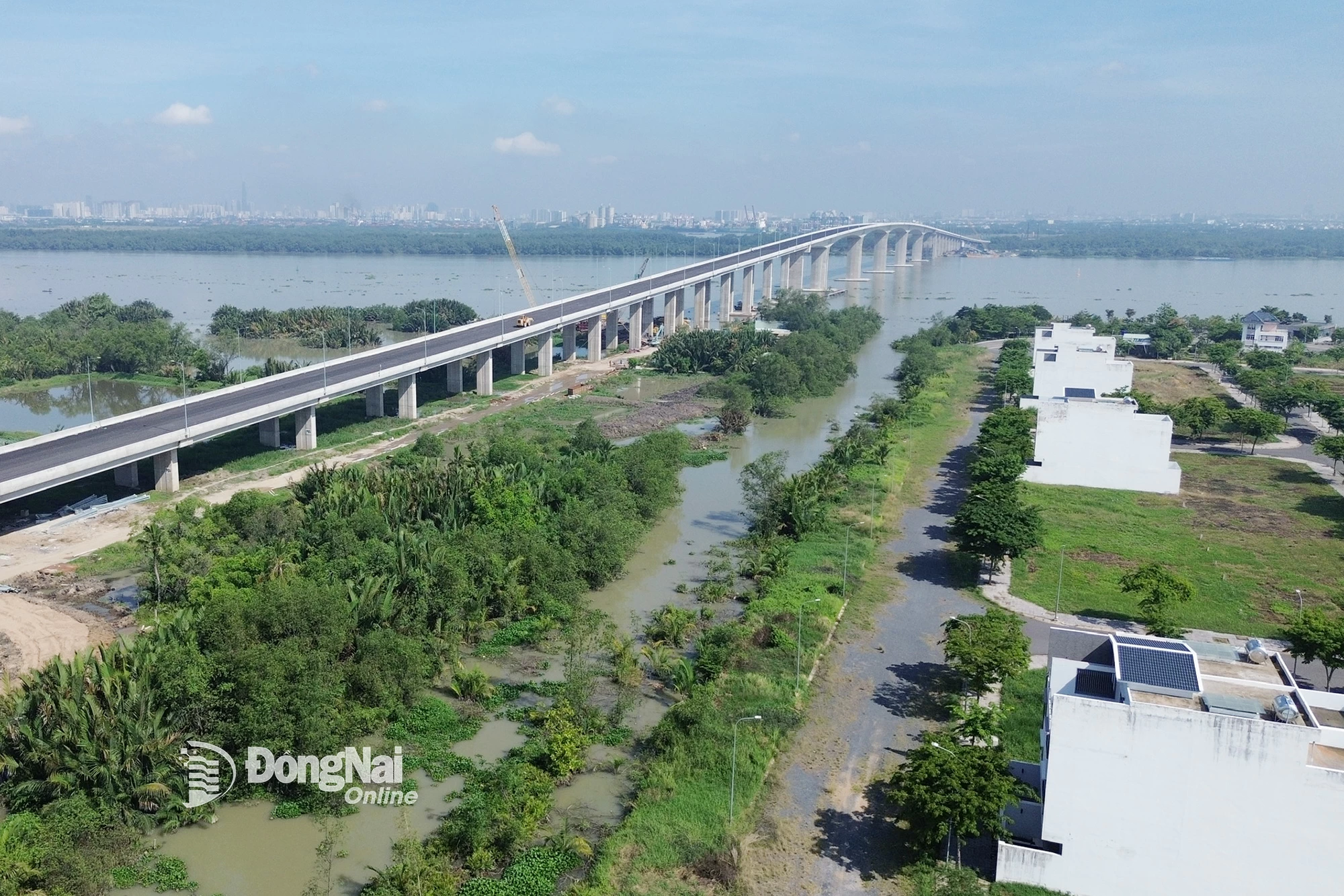 Cầu Nhơn Trạch trên đường vành đai 3 - Thành phố Hồ Chí Minh đang được triển khai nhằm thúc đẩy kết nối, tăng trưởng kinh tế của Đồng Nai và khu vực