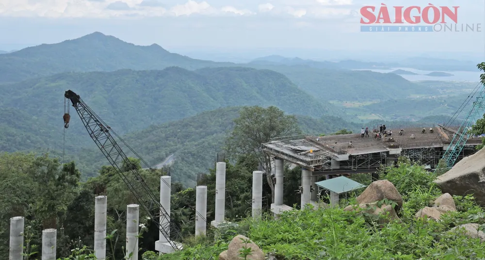 NGHI9966 copy.jpg