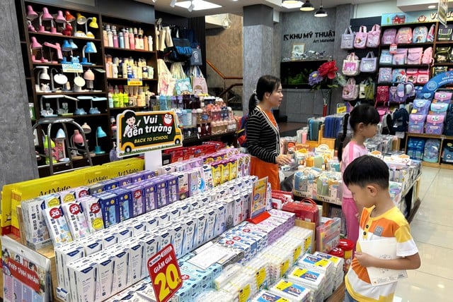 Fahasa sẽ tổ chức 7 hội sách 'Back to School' phục vụ năm học mới - Ảnh 2.