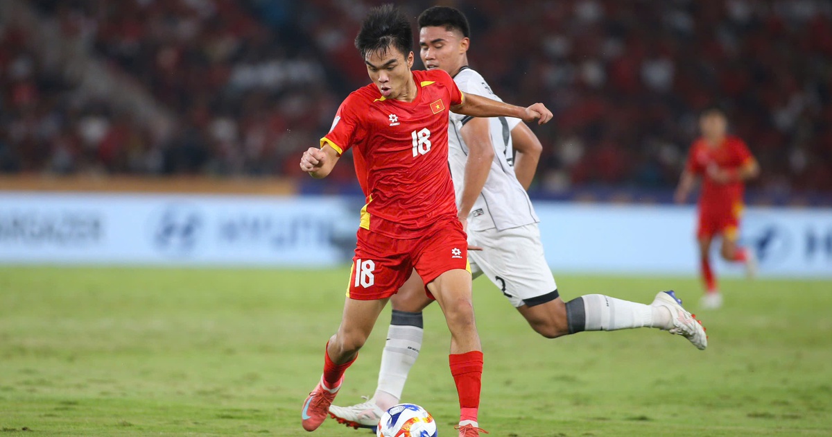 Người hùng của U.23 Việt Nam: Đứng lên từ thất bại ngay tại Indonesia