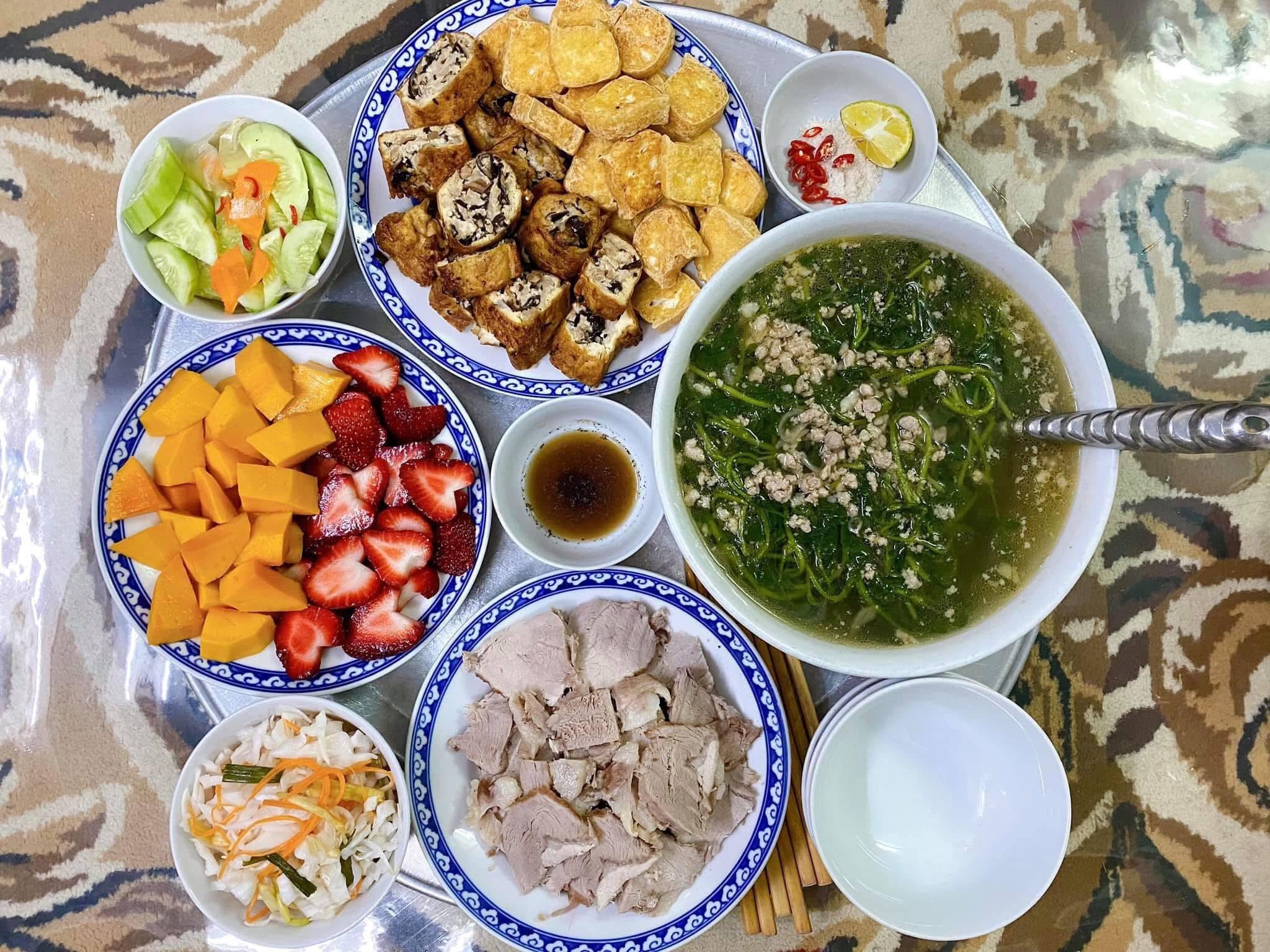 Không phải cứ ra ăn hàng là xịn, mâm cơm nhà thời 4.0 mới là lựa chọn được săn đón nhất hè này- Ảnh 2.