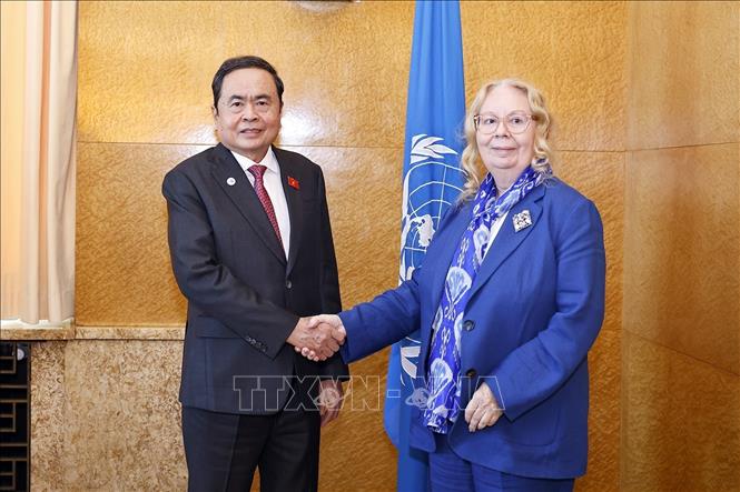 Le président de l'Assemblée nationale, Tran Thanh Man, rencontre le directeur général de l'Office des Nations Unies à Genève