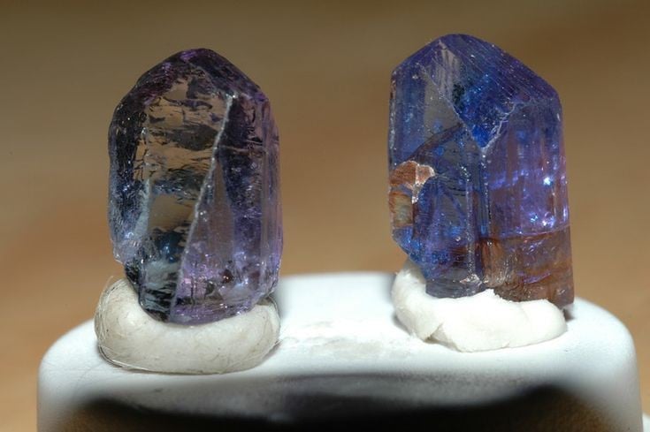 8. Có thể cạn kiệt trong vài chục năm tới. Do trữ lượng Tanzanite rất hạn chế, các chuyên gia ước tính mỏ này có thể cạn kiệt hoàn toàn trong vòng vài thập kỷ tới. Ảnh: Pinterest.