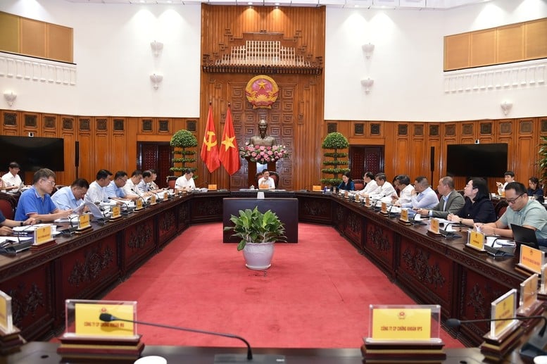 Phó Thủ tướng Chính phủ Hồ Đức Phớc họp với các bộ, ngành, hiệp hội, doanh nghiệp chứng khoán, bất động sản về dự án Luật Thuế thu nhập cá nhân (thay thế).