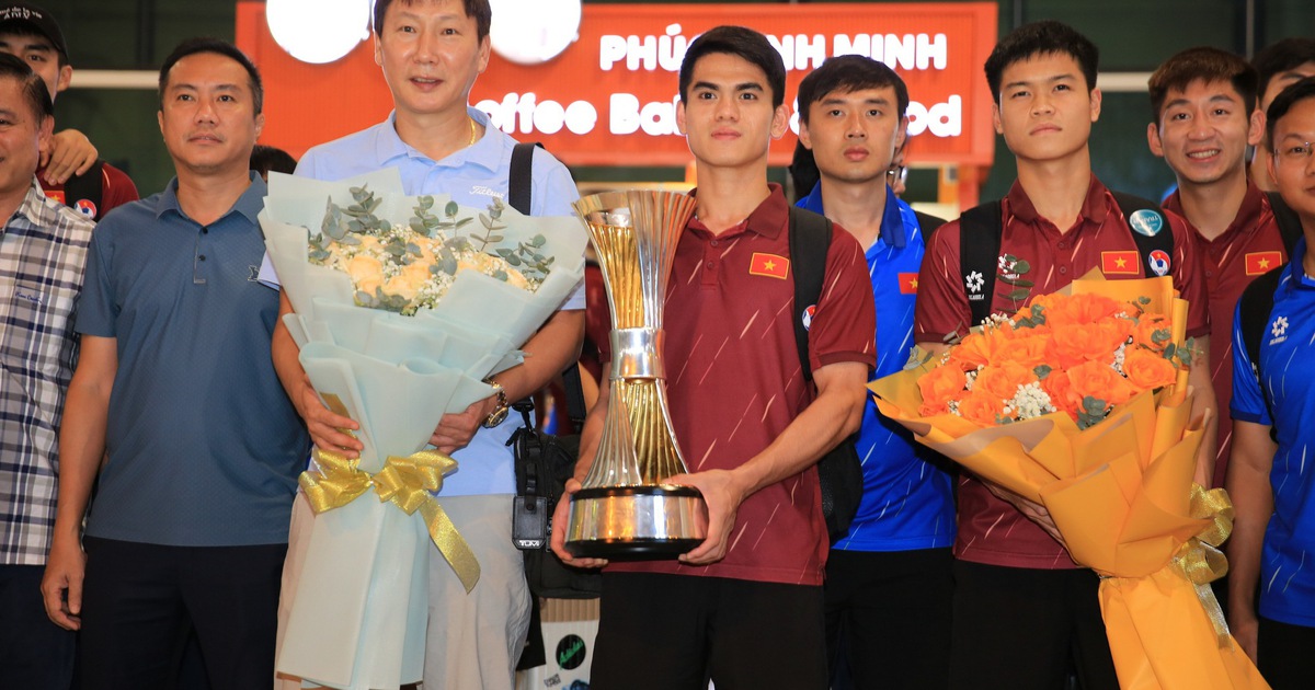 HLV Kim Sang-sik: 'Cầu thủ U.23 luôn được mở rộng cửa ở đội tuyển Việt Nam'