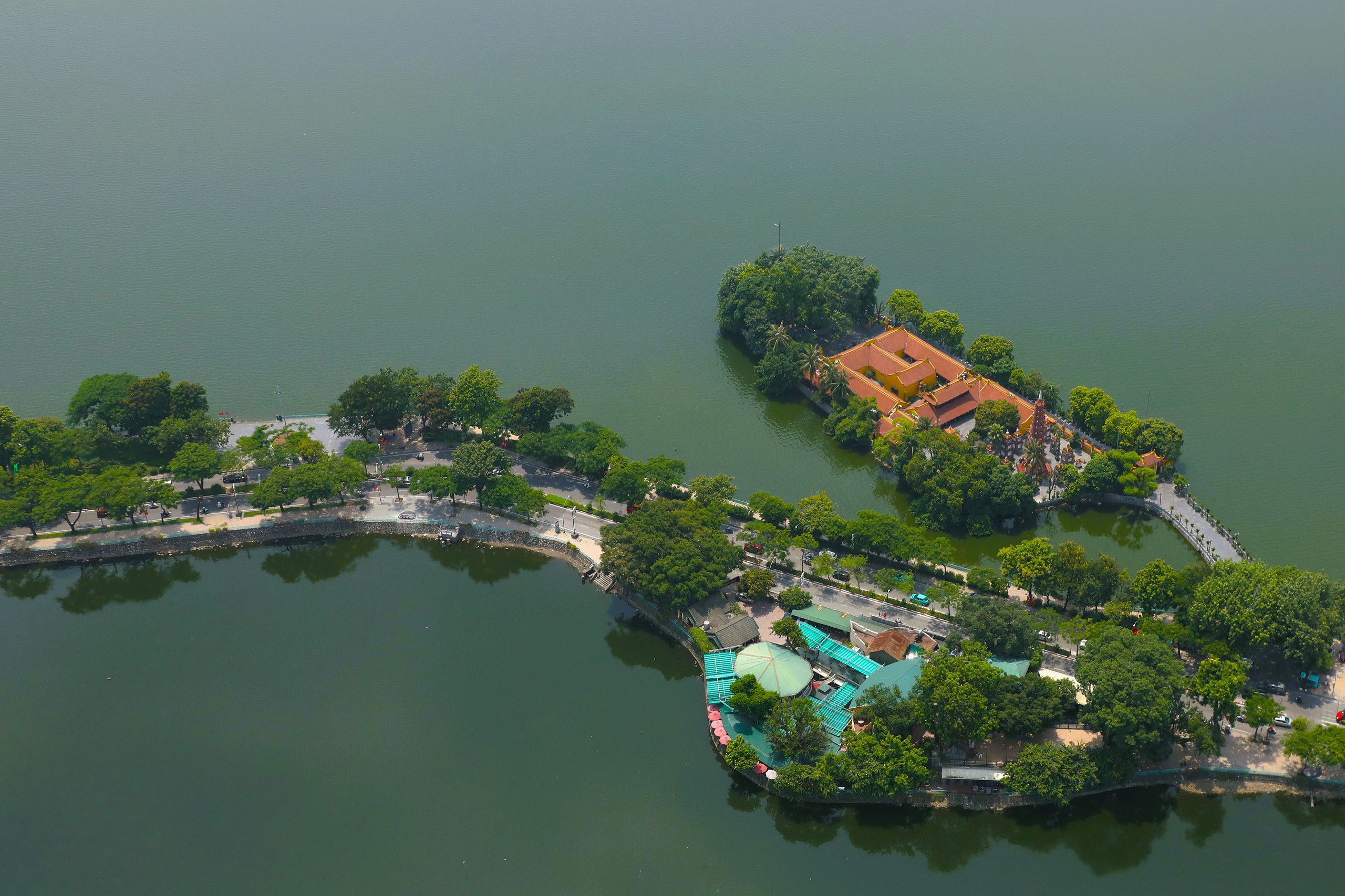 Trung tâm Hà Nội đặc biệt, nhìn từ trực thăng quân sự