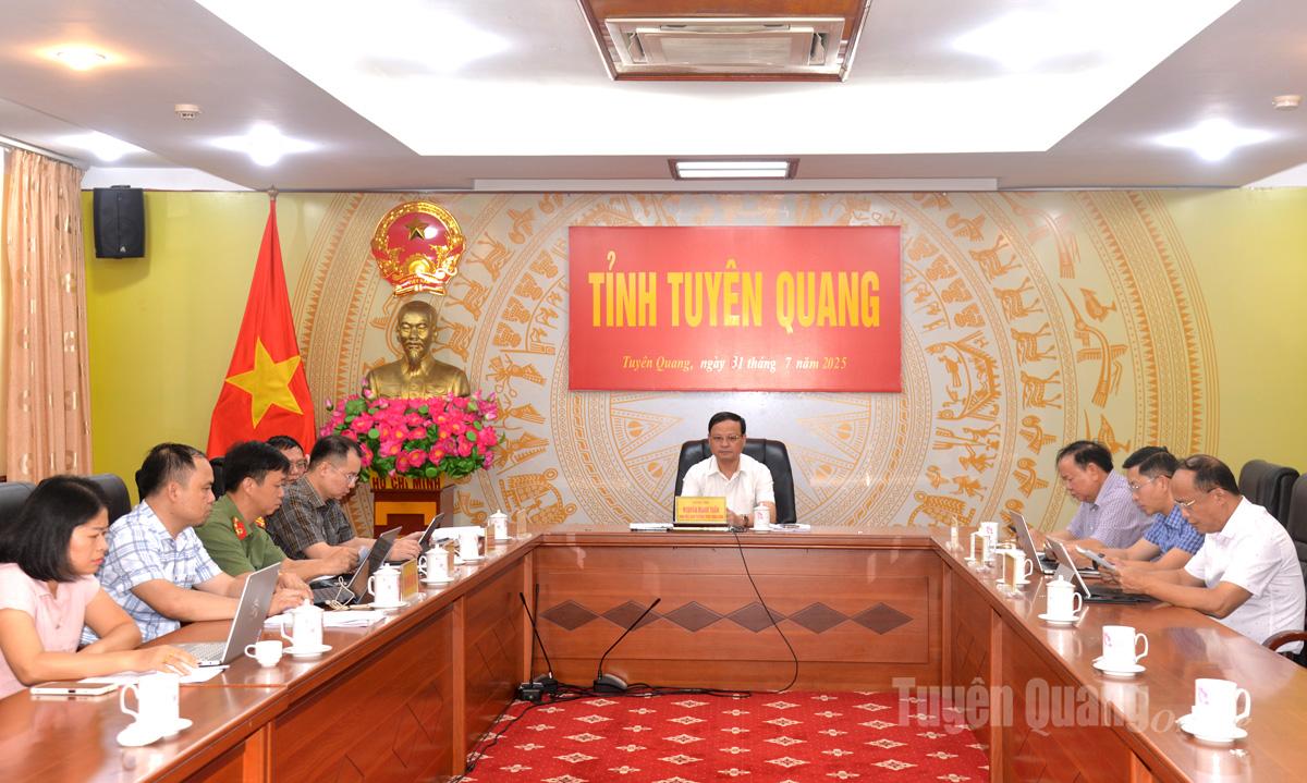 Đồng chí Nguyễn Mạnh Tuấn, Phó Chủ tịch Thường trực UBND tỉnh dự họp trực tuyến về sửa đổi dự thảo Nghị định quản lý an toàn đập, hồ chứa.