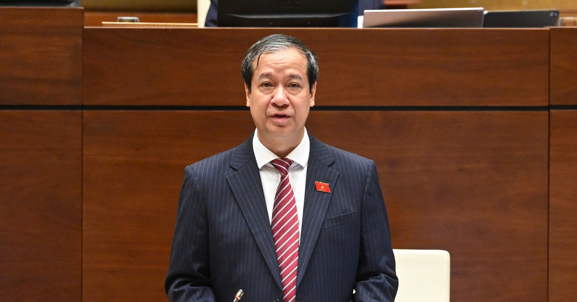 Minister of Education and Training responds to management of extra tutoring, not turning students into 'learning machines'