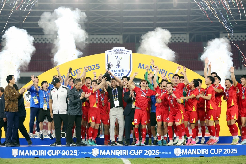 HLV Hoàng Anh Tuấn: “Bóng đá Indonesia không mạnh ở lứa tuổi U23” - 2