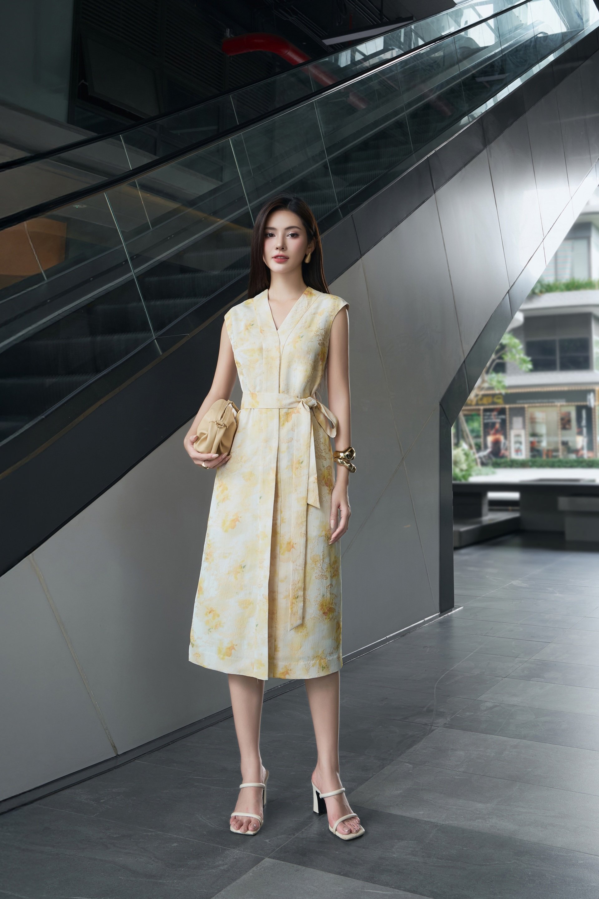 Các cô gái rộ trào lưu hàng ngày diện váy hai trong một - 7