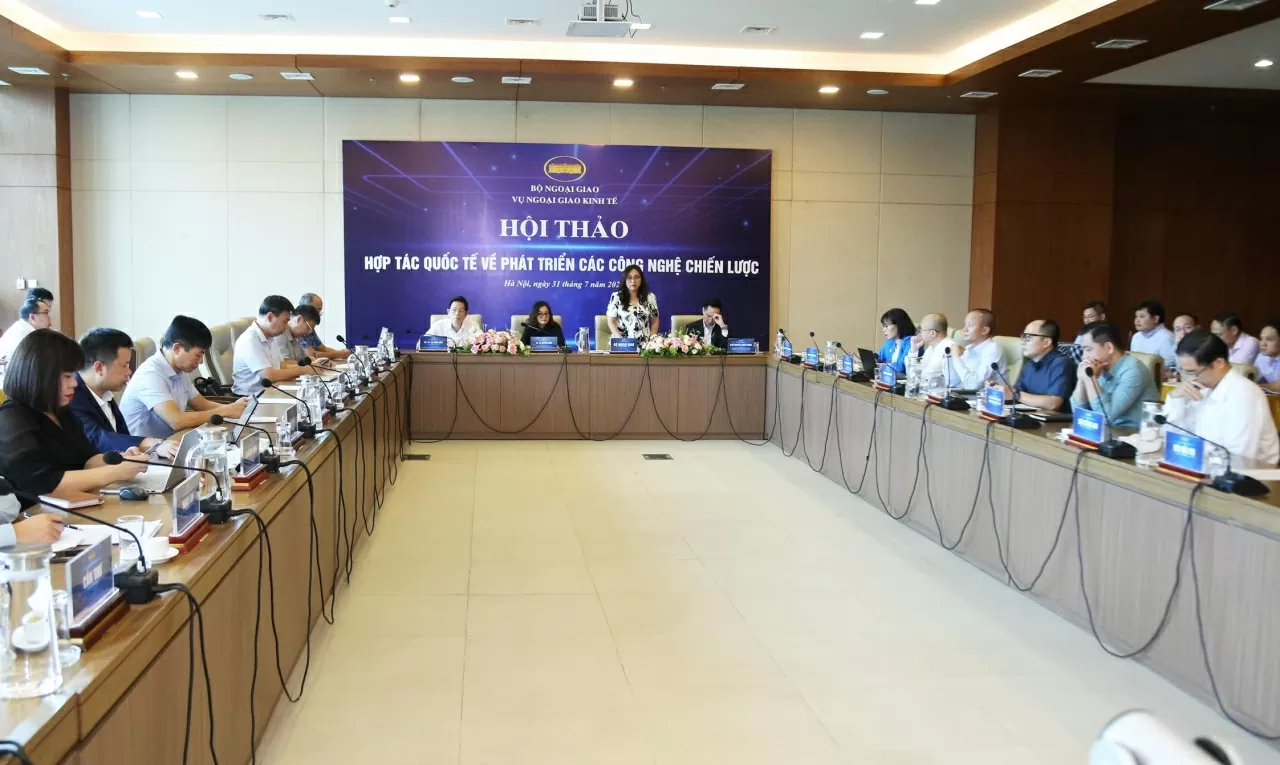 Toàn cảnh Hội thảo “Hợp tác quốc tế phát triển các công nghệ chiến lược” . (Ảnh : Thành Long)