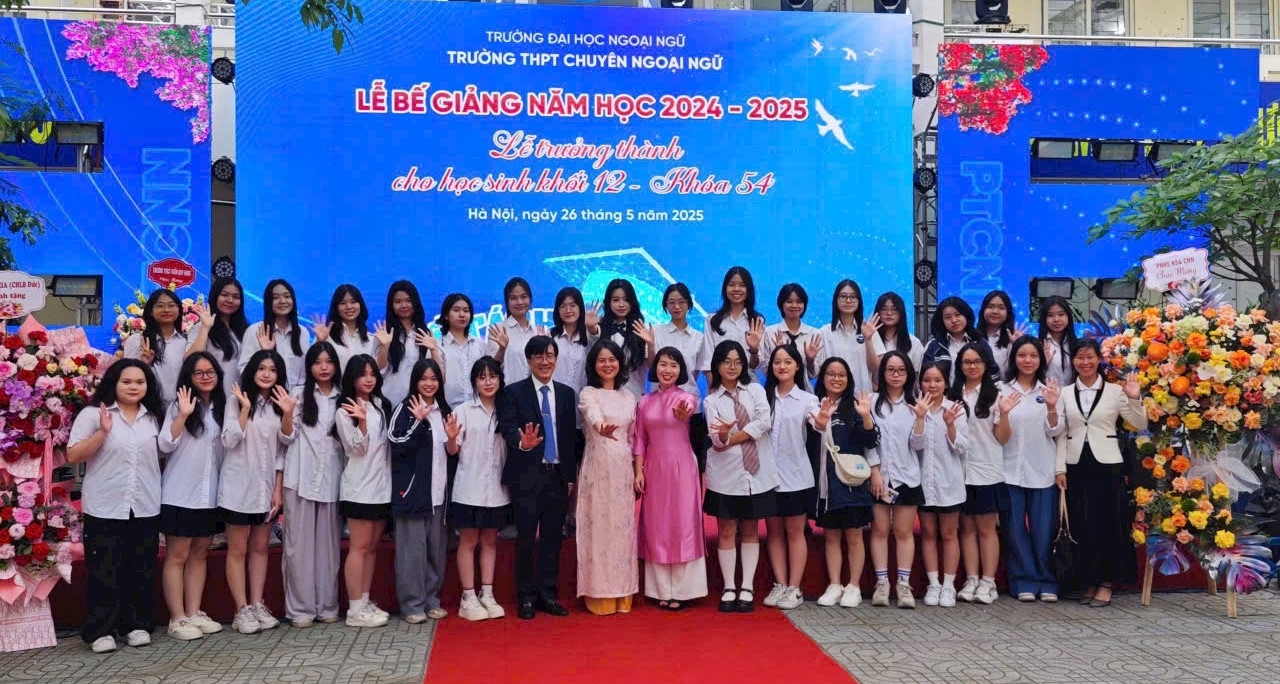 Một lớp giành 13 học bổng toàn phần của Chính phủ Trung Quốc