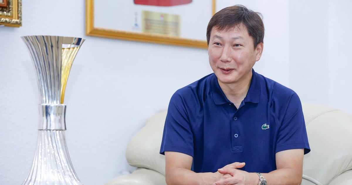 HLV Kim Sang Sik: ‘Tôi mong chờ Xuân Son và Văn Hậu, sẵn sàng mở cửa cho Chung Đỗ nếu…’