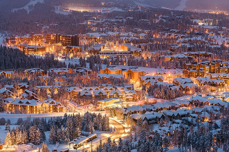 Địa điểm du lịch mùa đông ở Mỹ: Trải nghiệm không khí lễ hội và thiên nhiên hùng vĩ