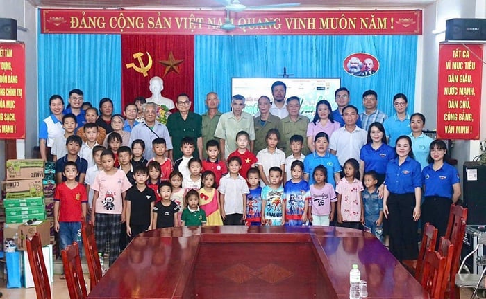 "Mùa hè xanh" nơi vùng cao của cán bộ, sinh viên Học viện Phụ nữ Việt Nam- Ảnh 1.