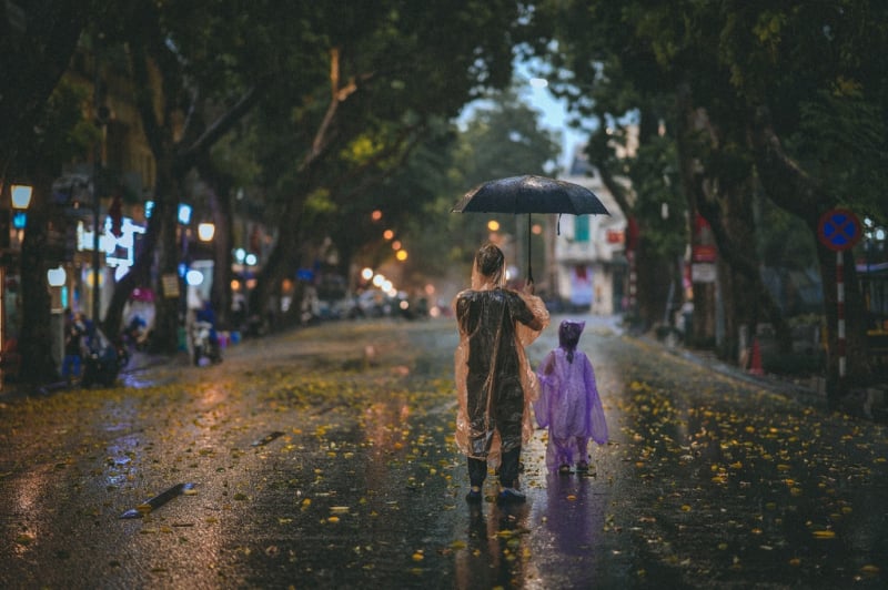 Miền Bắc ngày nắng chiều mưa, Nam Bộ mưa dông -0