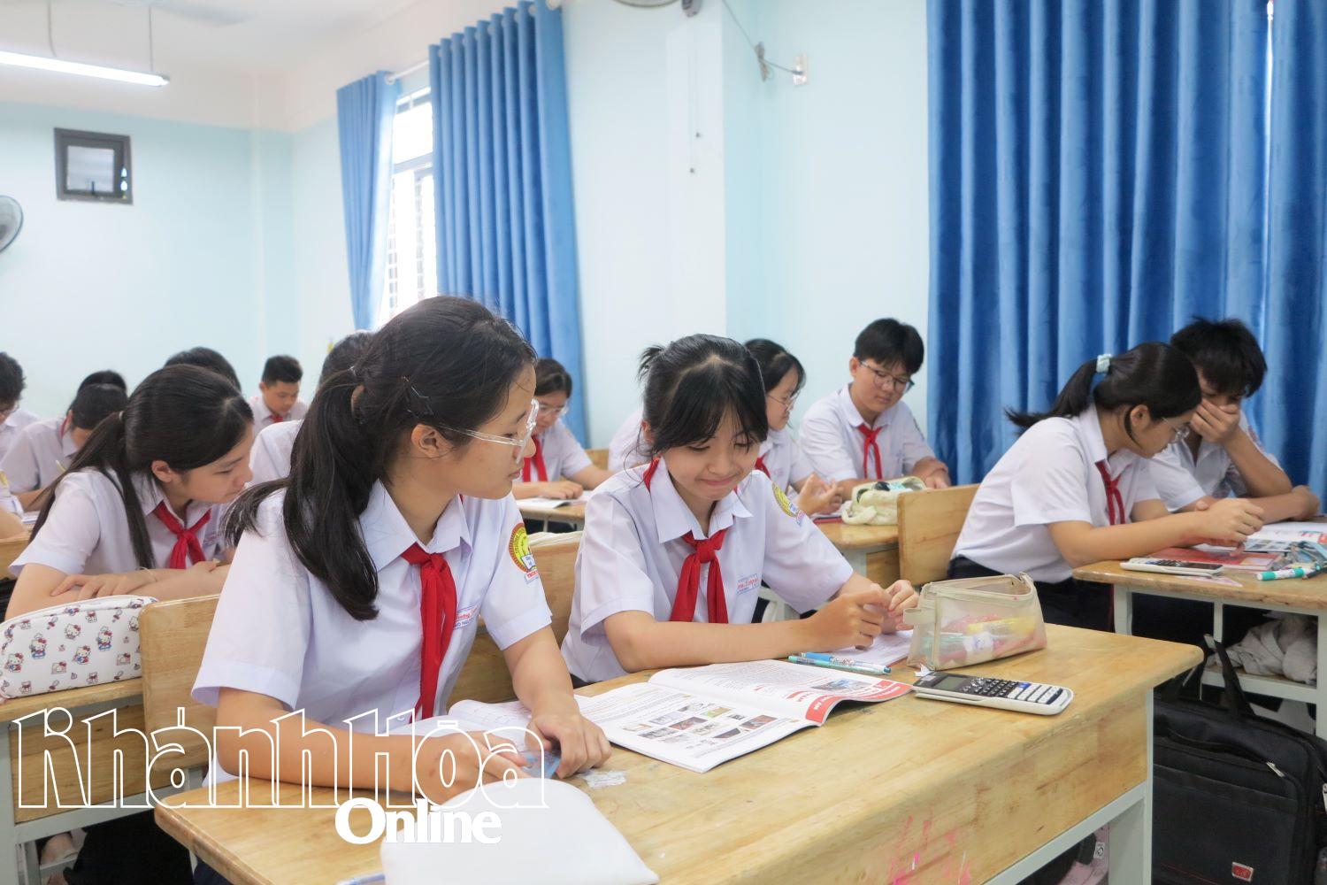Schüler einer weiterführenden Schule im Bezirk Nha Trang.