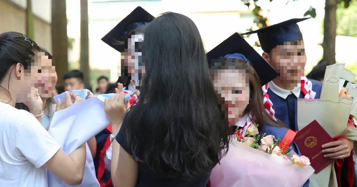 Sinh viên nói nhận ‘thiếu’ tiền hỗ trợ, trường nói làm đúng quy định