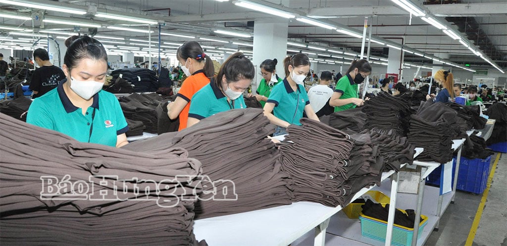 Giờ sản xuất tại Công ty cổ phần may và dịch vụ xuất nhập khẩu Hưng Long I.