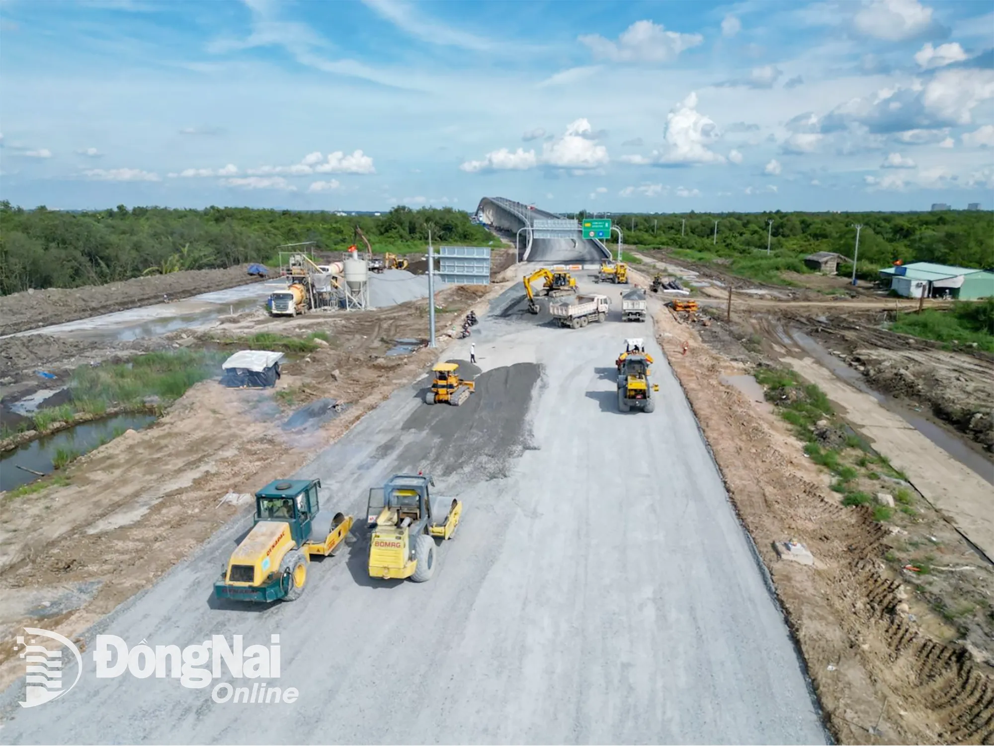 The Ho Chi Minh City Ring Road 3 project is more than 47km long, of which the section passing through Thu Duc city is nearly 14km, built on an elevated road with a scale of 4 lanes in phase 1. The route starts from the intersection with Ho Chi Minh City - Long Thanh - Dau Giay expressway, passes through Thu Duc city and ends at Tan Van intersection, bordering Binh Duong province.