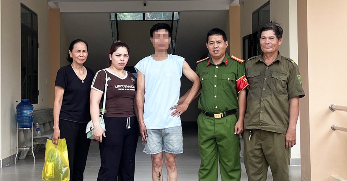 Người bệnh tâm thần ở Hà Nội đi lạc đến Đà Nẵng được công an giúp tìm người thân