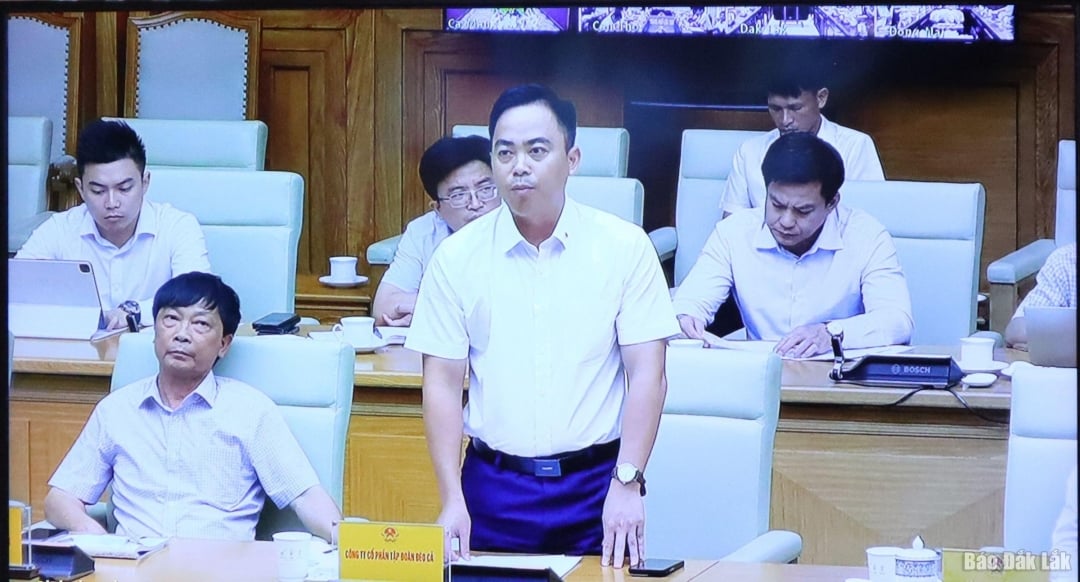 Đại diện nhà thầu nêu ý kiến tại hội nghị.
