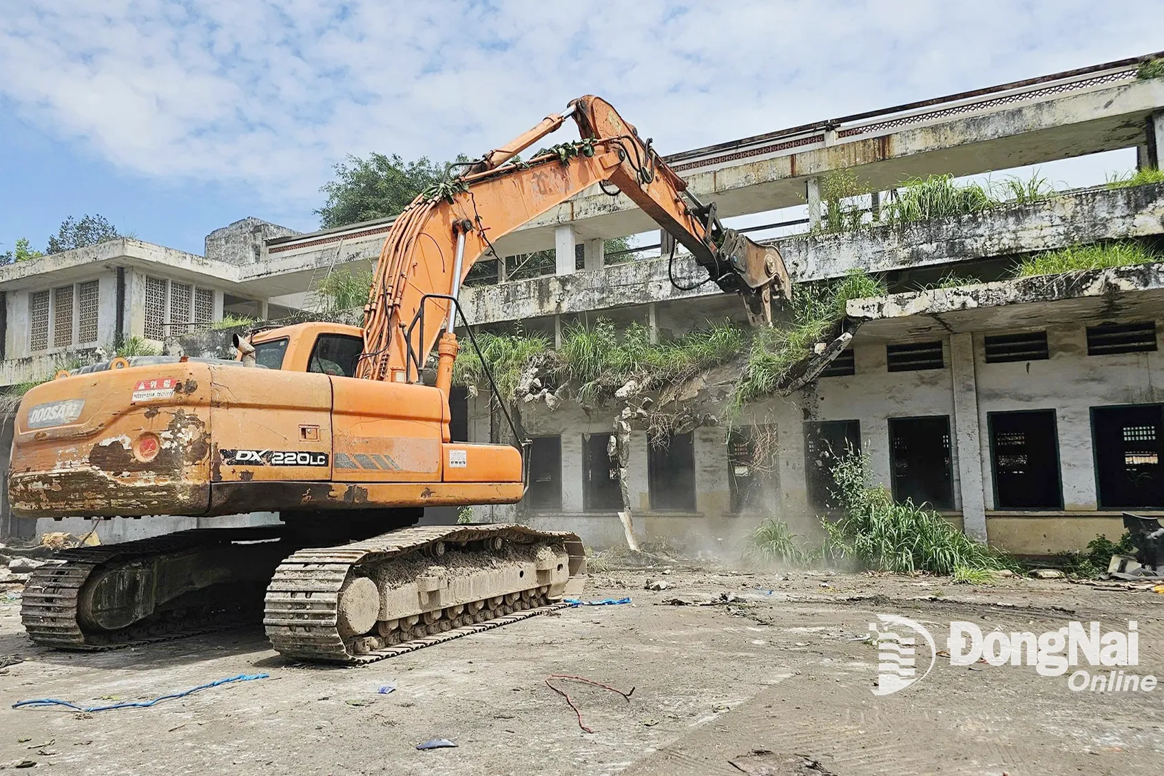 当局はビエンホア1工業団地の土地で建設工事を解体している。写真：ホアン・ロック