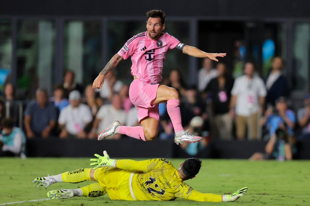 Lionel Messi tỏa sáng rực rỡ, Inter Miami giành chiến thắng đầu tiên - 1