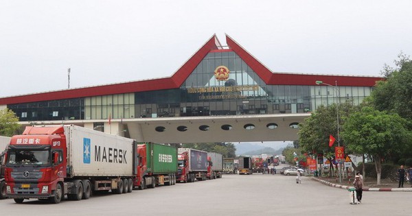 Lạng Sơn điều chỉnh thời gian thông quan hàng hóa tại một số lối mở biên giới