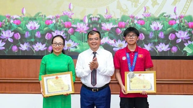 khen-thuong.jpg