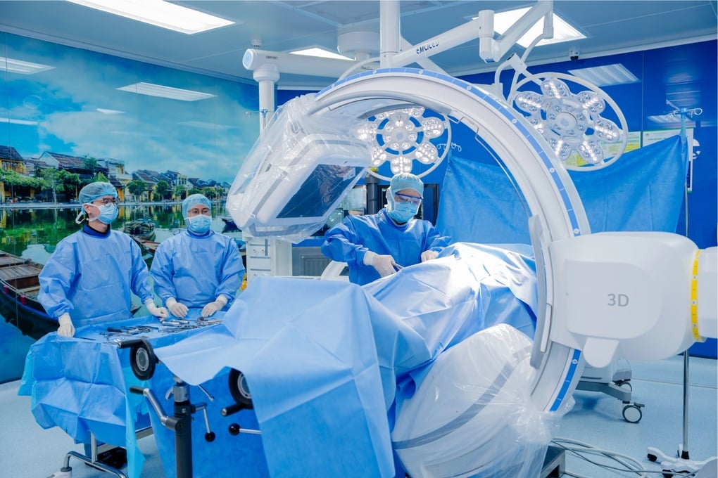 Bệnh viện Hồng Ngọc hợp tác quốc tế ứng dụng C-arm trong phẫu thuật chấn thương chỉnh hình - 3