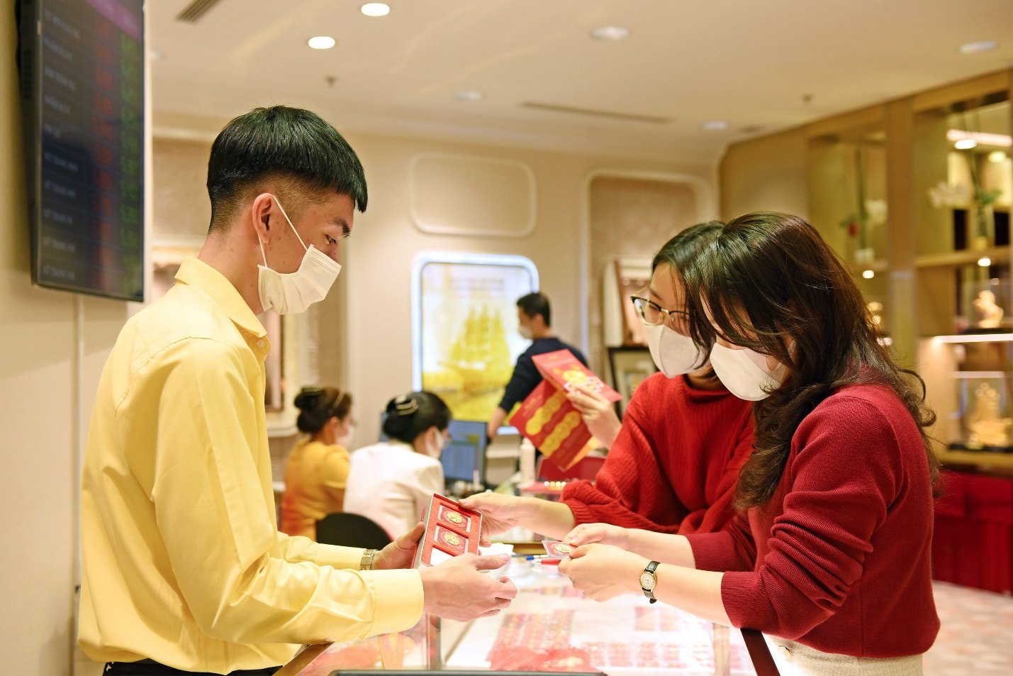 Gold price today July 31: Gold price falls to dangerous zone
