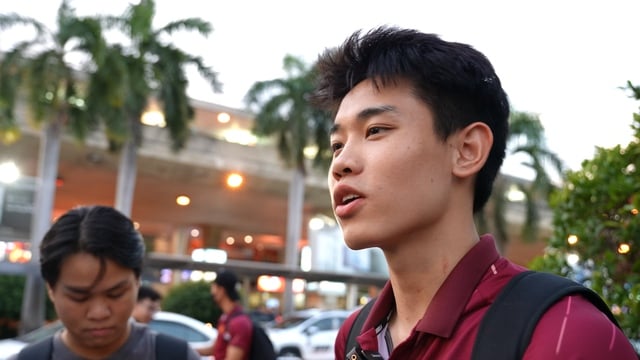 Quốc Việt rủ Đình Bắc, Văn Khang,... nhảy TikTok theo trend cực hài hước ở sân bay - Ảnh 8.