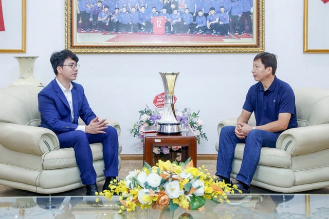 HLV Kim Sang Sik: ‘Tôi mong chờ Xuân Son và Văn Hậu, sẵn sàng mở cửa cho Chung Đỗ nếu…’- Ảnh 2.