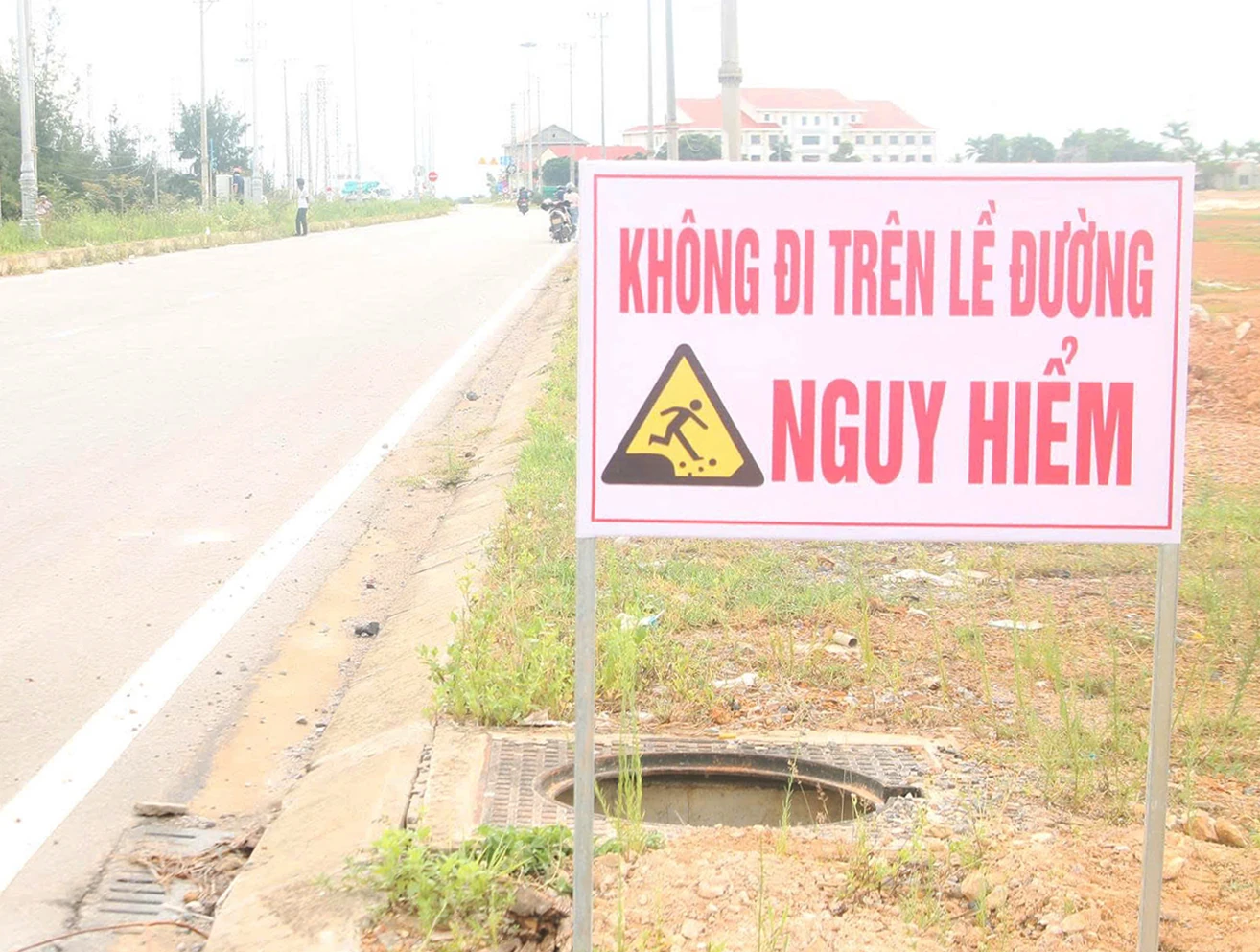 Bảo đảm an toàn công trình, an toàn giao thông cho người dân