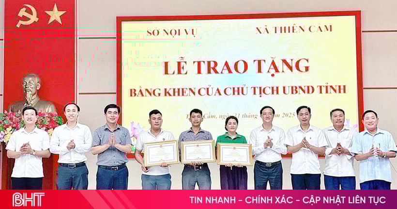 Khen thưởng 3 công dân cứu người trong vụ tàu chìm ở biển Thiên Cầm