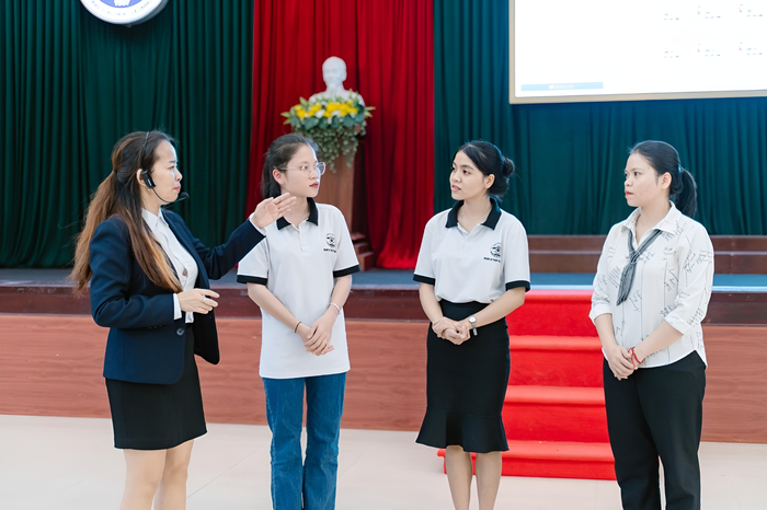 Những bà mẹ thầm lặng "nuôi" con chữ giữa đại ngàn- Ảnh 4.