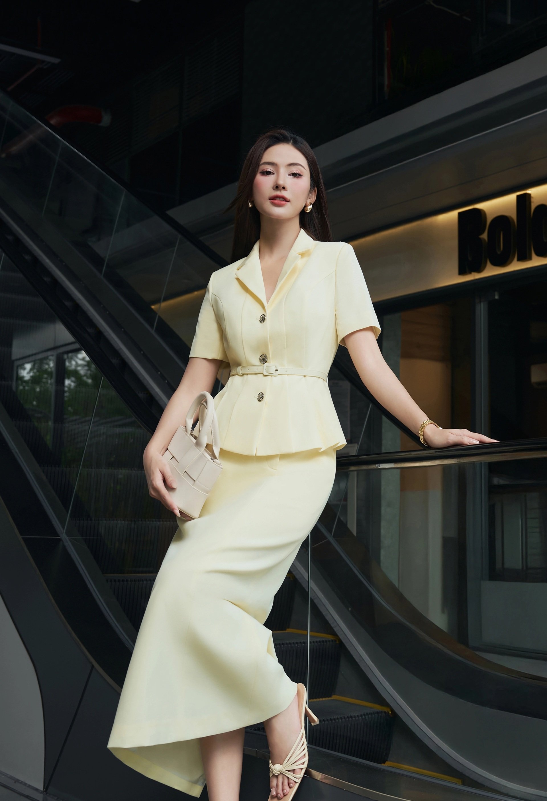 Các cô gái rộ trào lưu hàng ngày diện váy hai trong một - 3