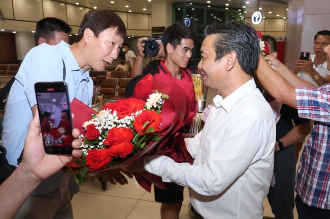 U23 Việt Nam về nước sau hành trình đăng quang ngôi vương tại giải U23 Đông Nam Á - Ảnh 1.