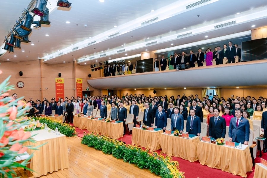 Chuyển đổi số gắn với giữ vững trận địa tư tưởng Hành trình chiến lược tại Vietcombank Sở Giao dịch