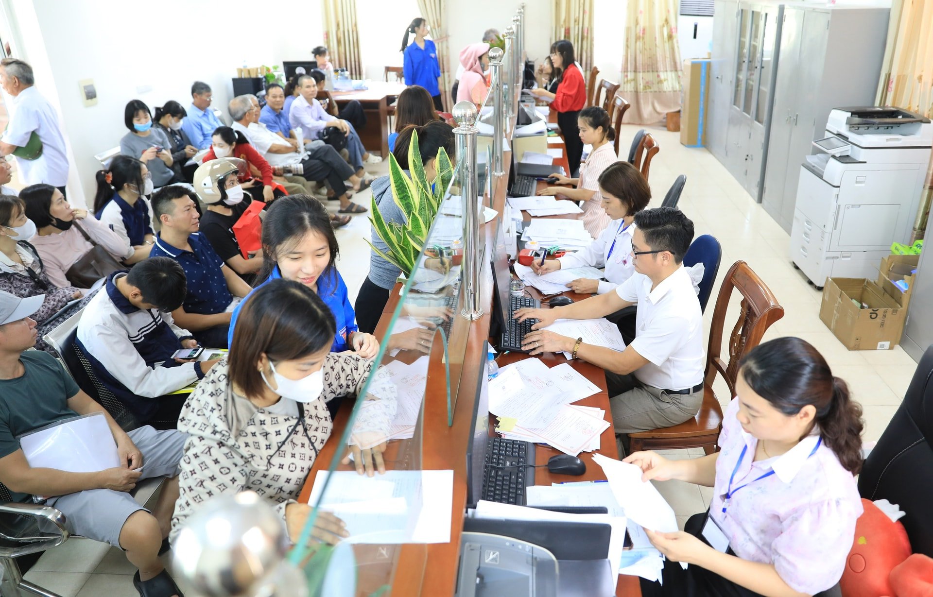 នីតិវិធី​សម្រាប់​ប្រជាពលរដ្ឋ​នៅ​ចំណុច​សេវា​រដ្ឋបាល​ឃុំ Xa Me Linh.-Anh-Quang-Thai.jpg