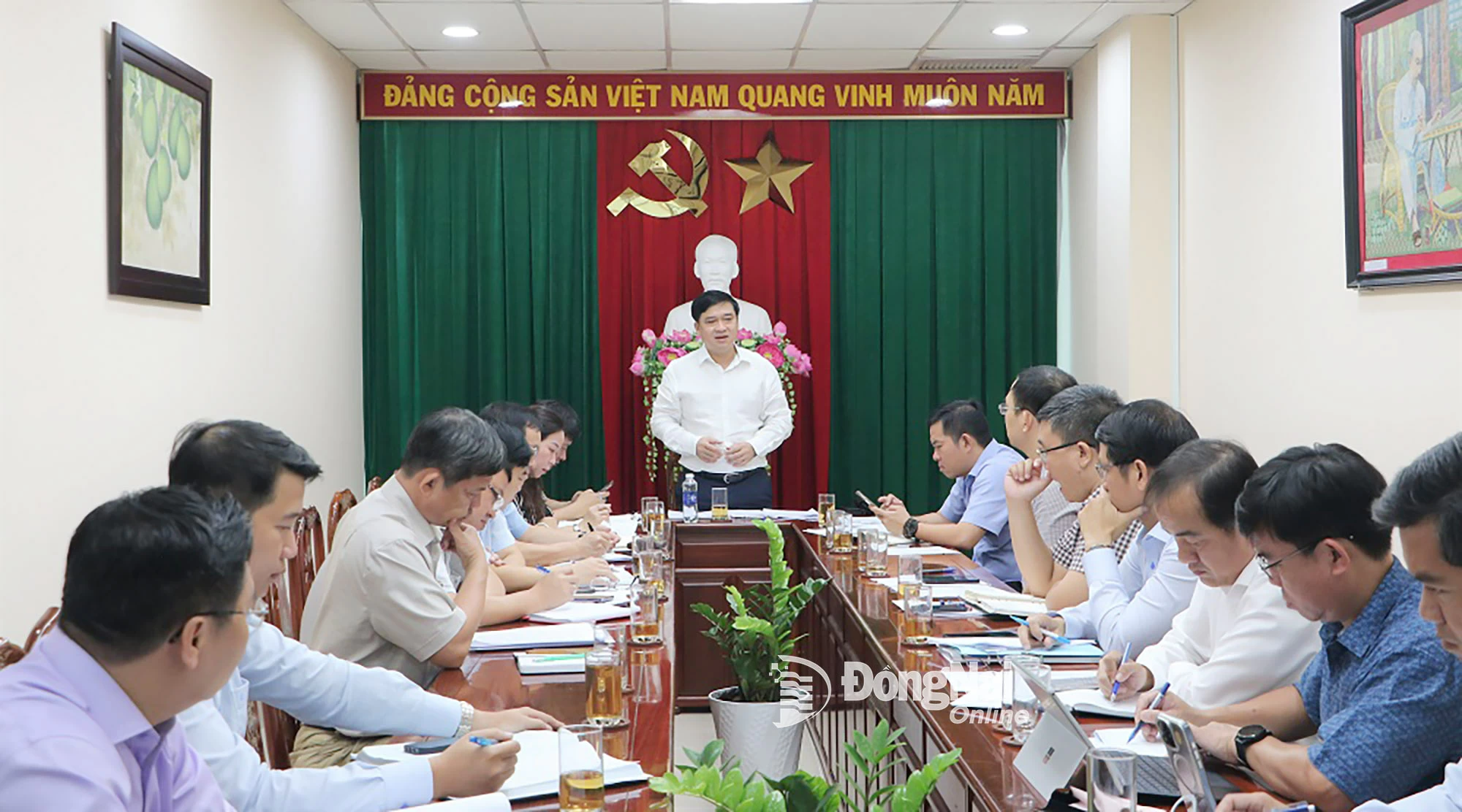 Tỉnh ủy viên, Phó Chủ tịch UBND tỉnh Đồng Nai Hồ Văn Hà phát biểu tại buổi làm việc. Ảnh: Phạm Tùng