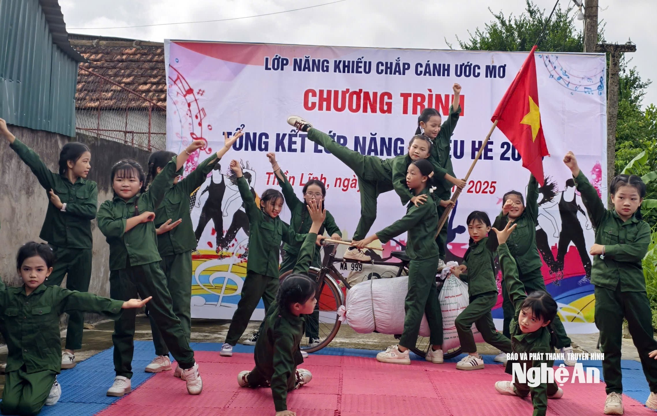 chợ phiên 1k cho trẻ em Xóm 3 Thần Lĩnh Ảnh Diệp Thanh00008