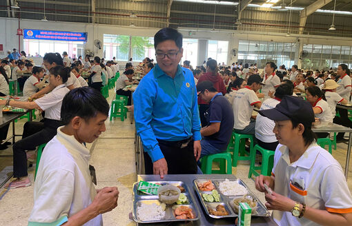 17,000 union members and workers participate in 'Union Meal'