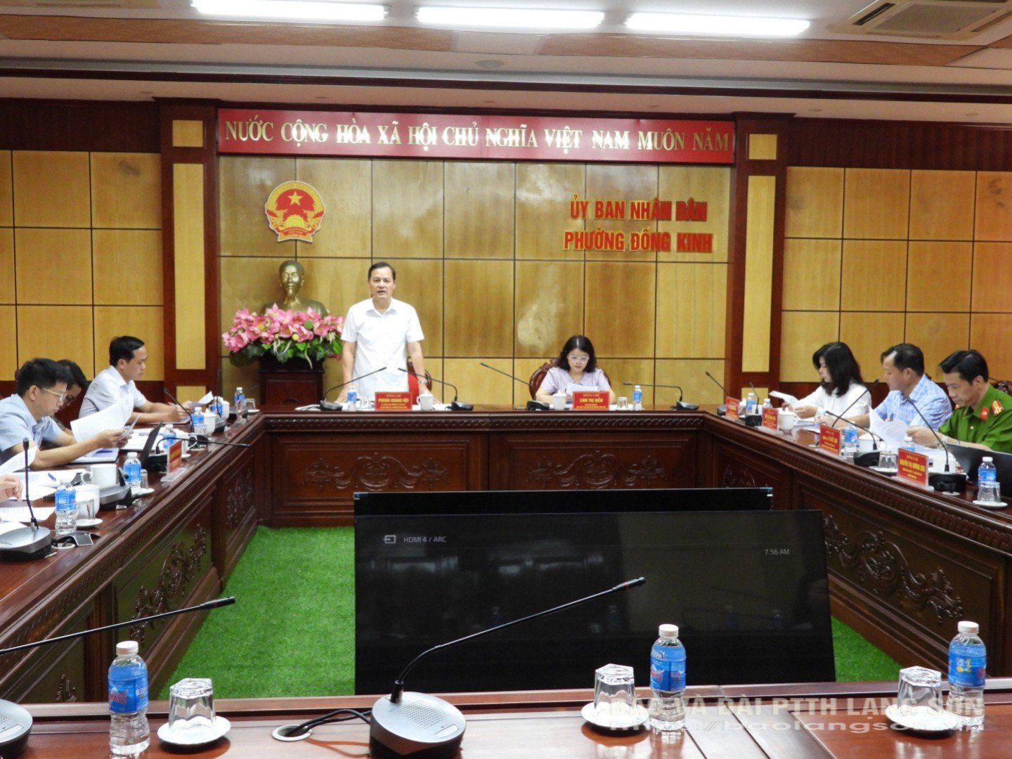 Đồng chí Bí thư Đảng ủy, Trưởng Ban chỉ đạo thực hiện công tác bồi thường, giải phóng mặt bằng các dự án trên địa bàn phường Đông Kinh phát biểu kết luận tại buổi kiểm tra