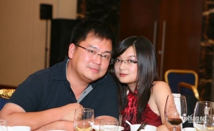 Mr. Hoang Nam Tien and his daughter. (Photo: NVCC)
