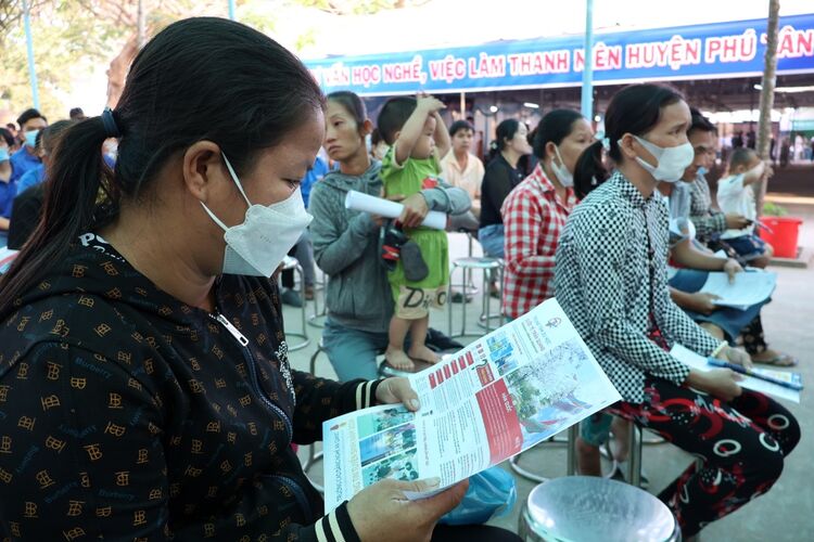 កម្មករចាស់ៗពិបាករកការងារធ្វើ