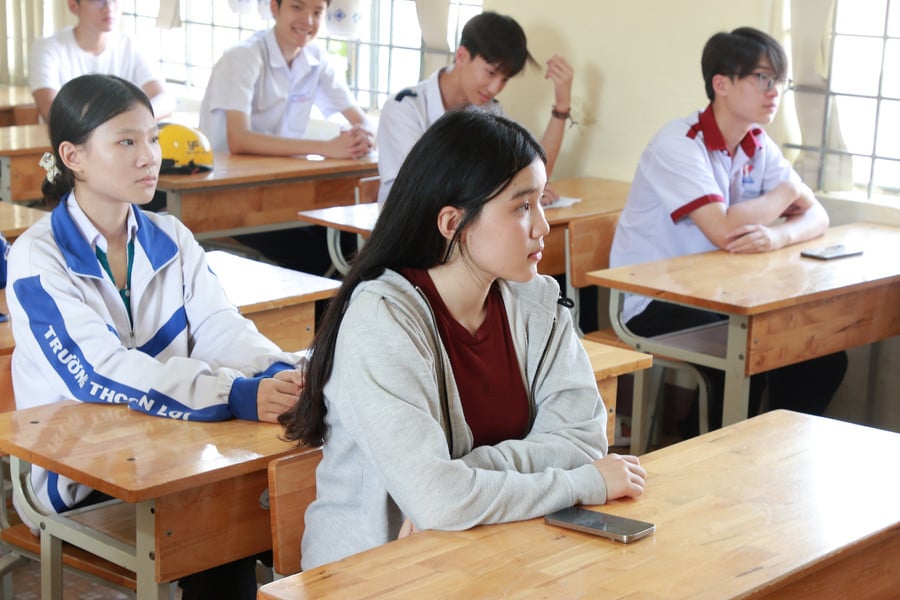 tuyen-sinh-vao-lop-10-o-dak-lak-1.jpg