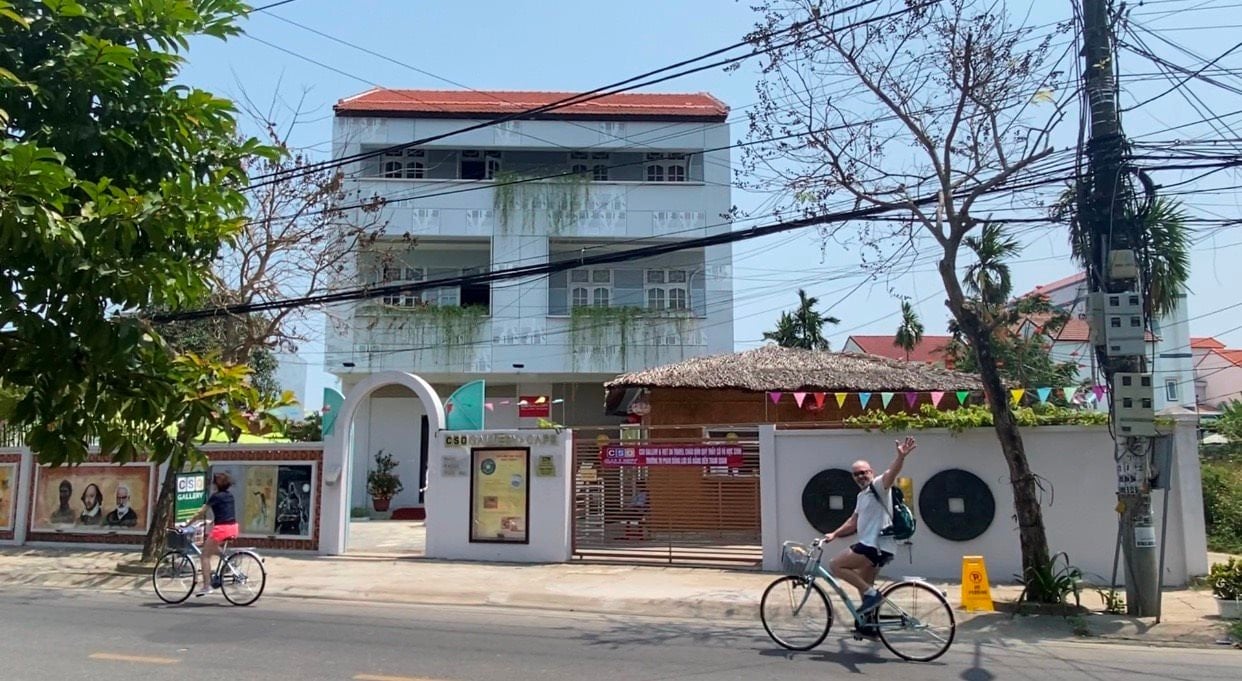 Gehen Sie nach Hoi An und betrachten Sie die Sammlung von Tien Xu-Tien Giay-Briefmarken und -Geschichten in der CSO-Galerie.jpg