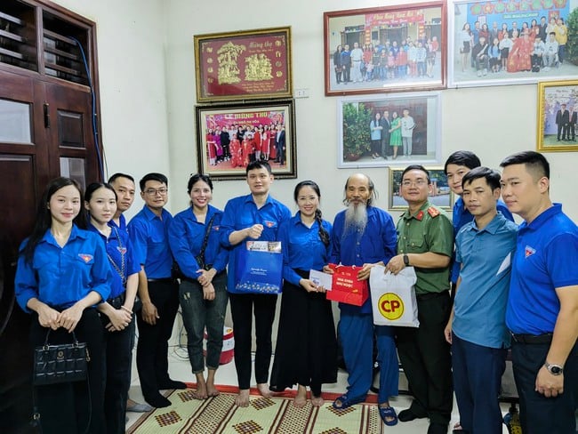 Nhiều hoạt động ý nghĩa kỷ niệm 78 năm ngày Thương binh - Liệt sỹ - Ảnh 1.